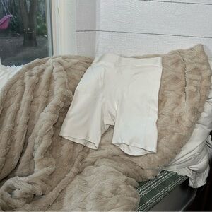 Aerie Off-White Ribbed Boxer Shorts